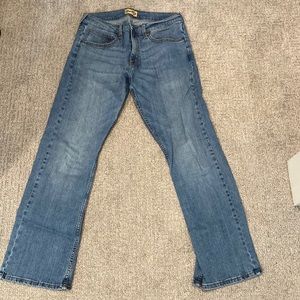 Wrangler Slim Straight 32x32